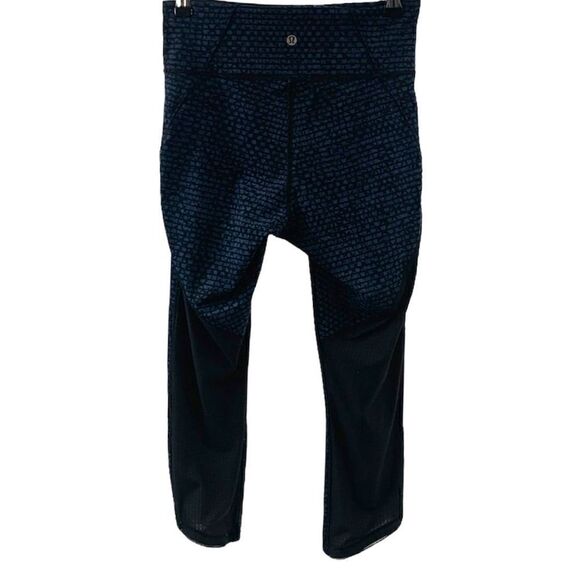 Lululemon Deep Breath Crop Size 6 - Picture 2 of 10